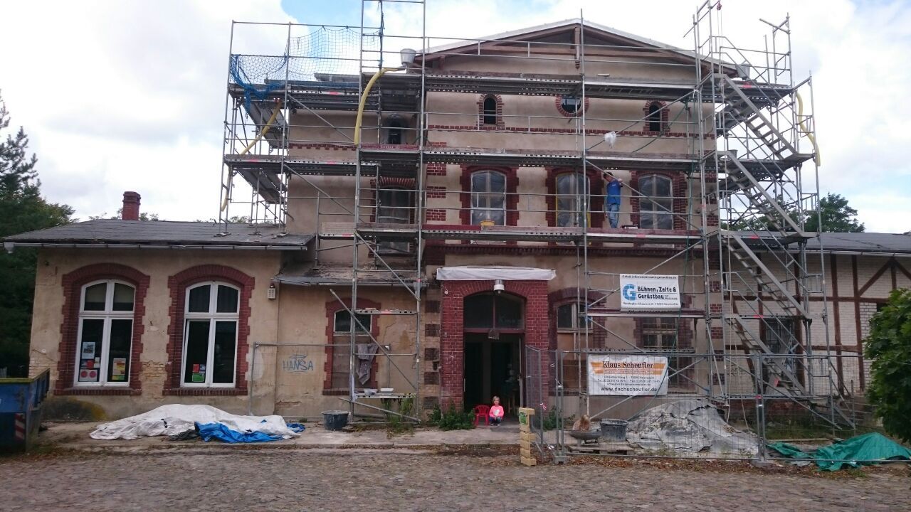 Empfangsgebäude - Bild: Räume & Menschen eG