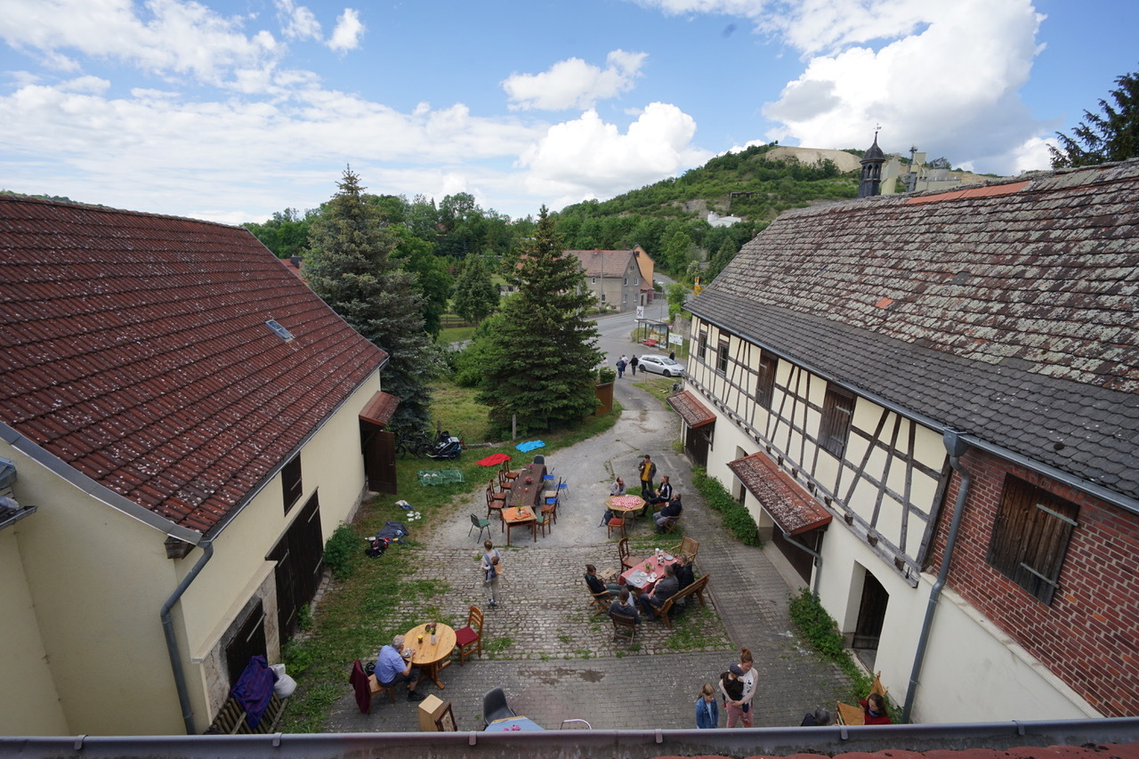 Erstes Hofcafé für Nachbar:innen und Interessierte im Mai 202 - Photo: © R. Bretzlaff